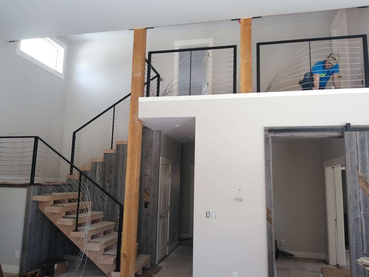 Cable-rail floating stair