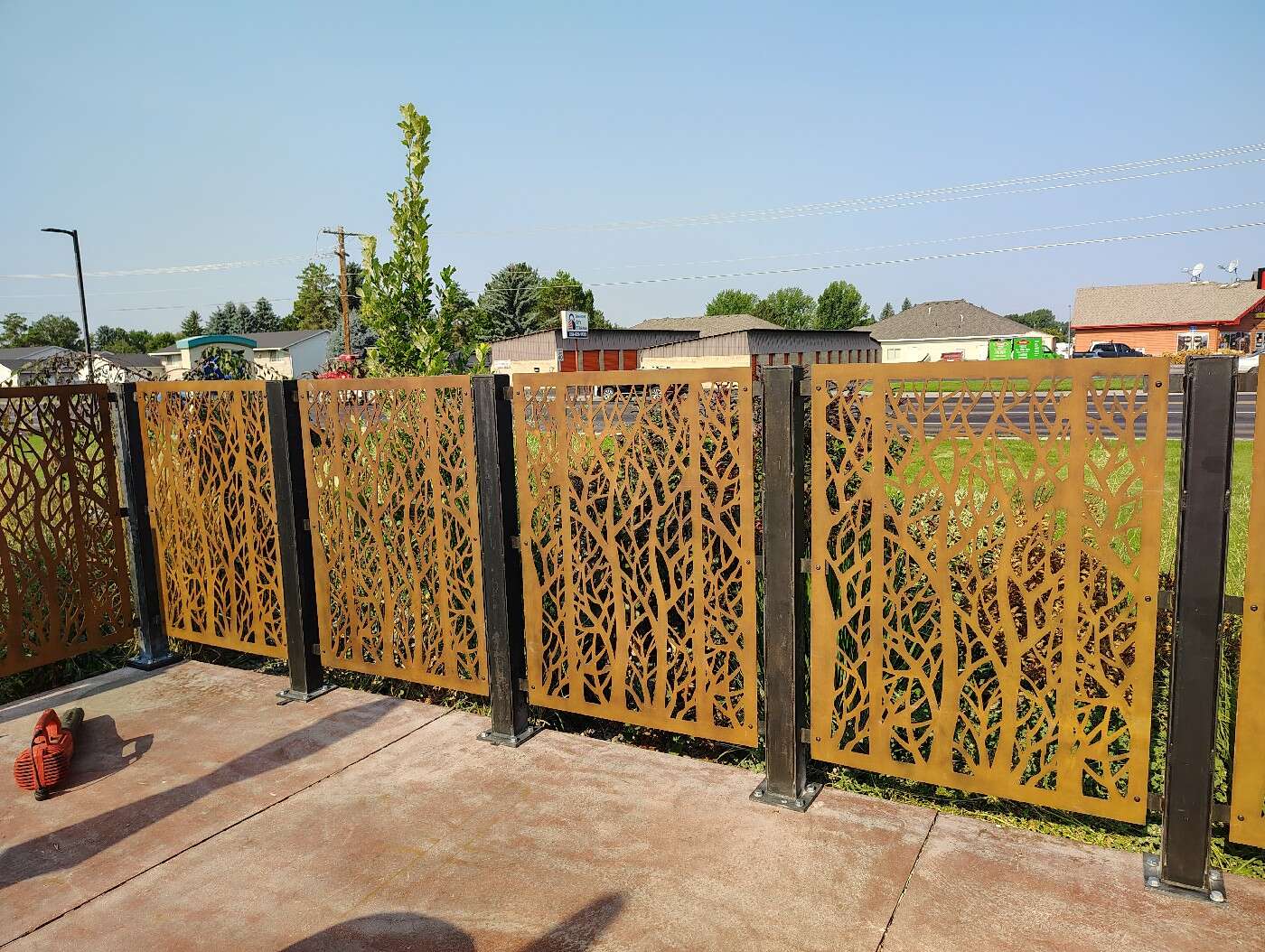 Laser-cut steel screen
